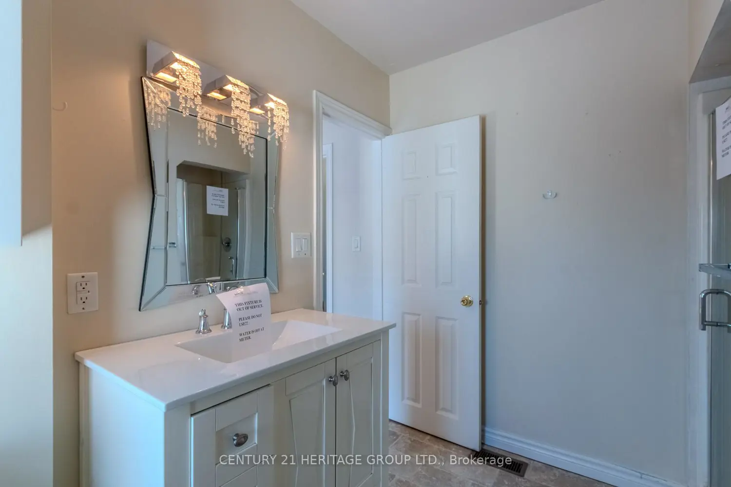 Additional image 11 of 2232 Queensway Drive