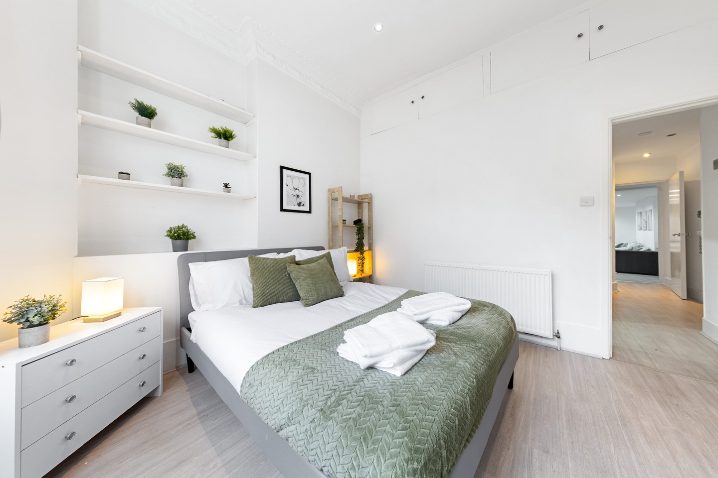 Additional image 7 of 2 Bed Flat, Tremadoc Road, SW4, N1 7GU