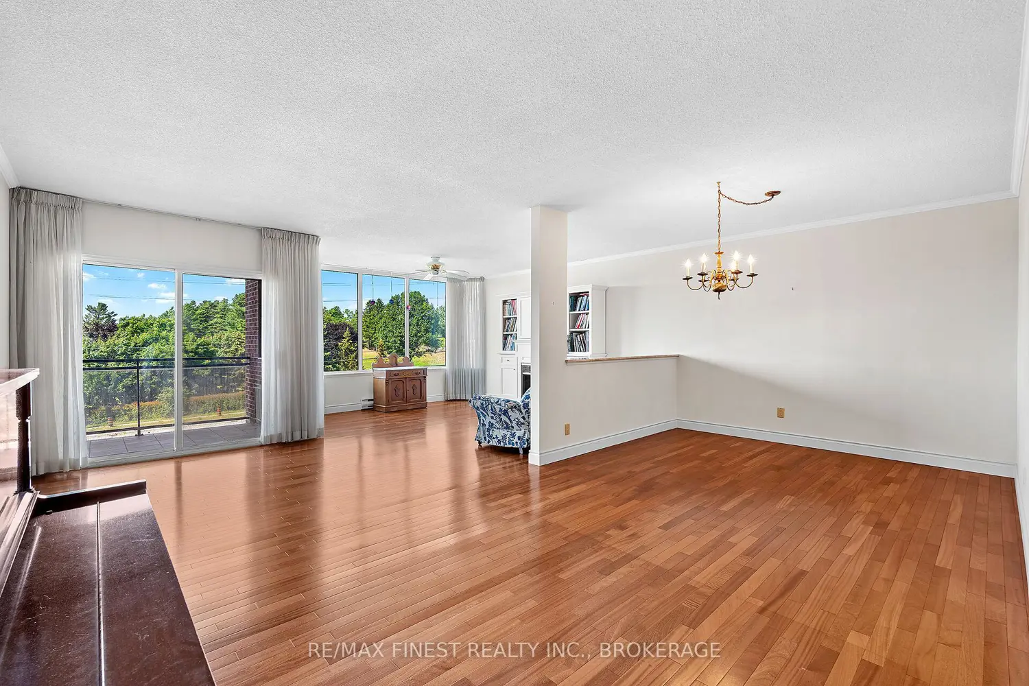 1000 King Street 302 photo 2