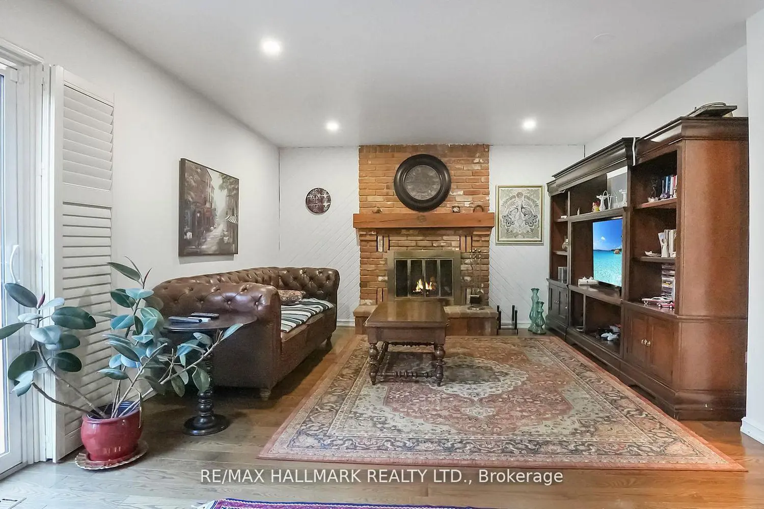 22 Avondale Crescent, Aurora photo 4