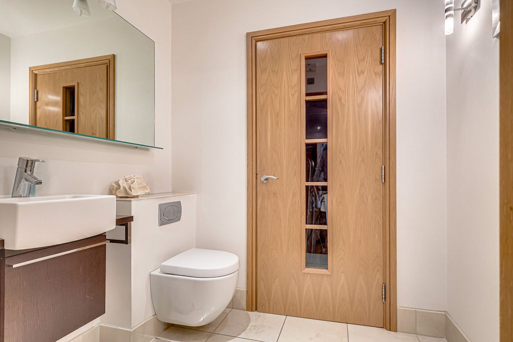 Additional image 28 of 2 bed flat for saleChalkwell Esplanade, Chalkwell SS0