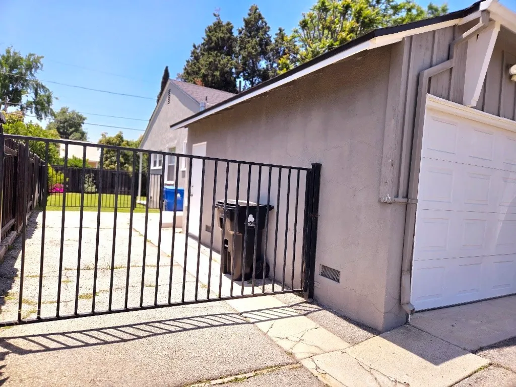 Additional image 28 of 18350 Lorne St, Reseda, CA 91335
