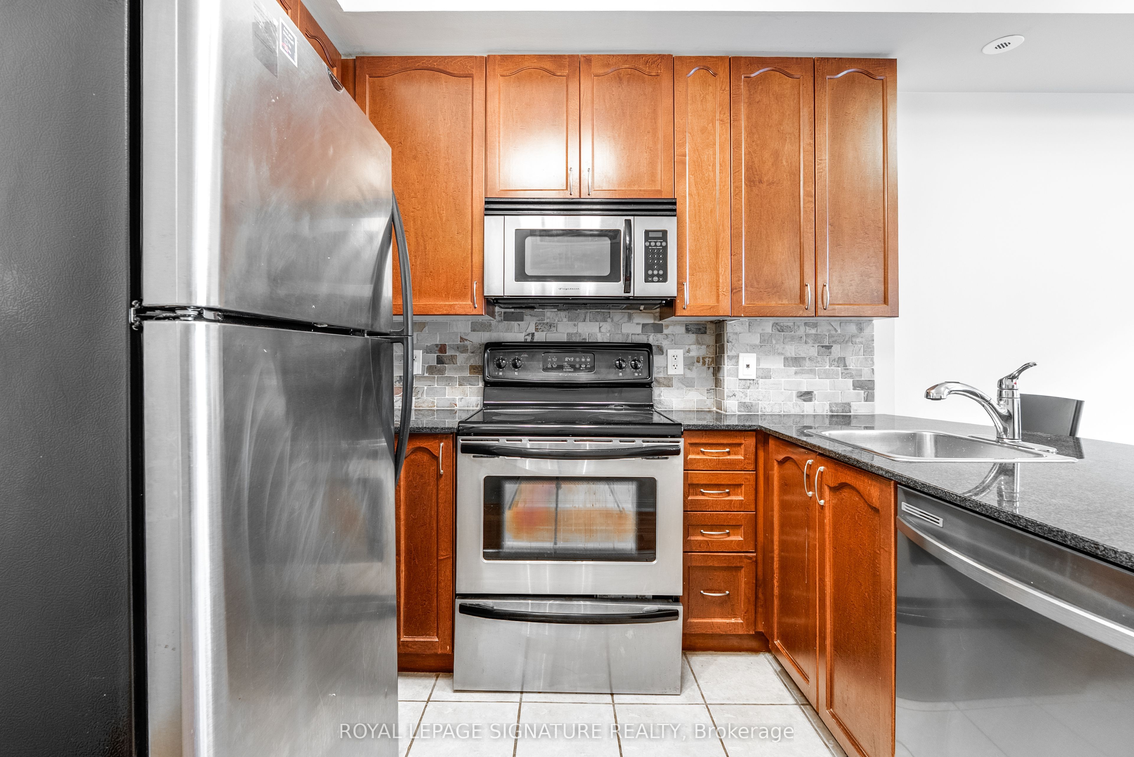 Additional image 3 of TH21-68 Carr Street, Toronto, ON, M5T 1B7