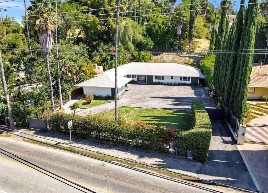 Additional image 29 of 4450 Hayvenhurst Ave, Encino, CA 91436