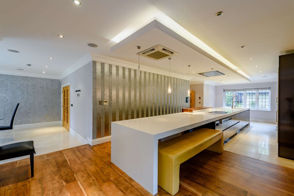 Additional image 6 of 5 bed detached house for salePark Lane, Hale WA15
