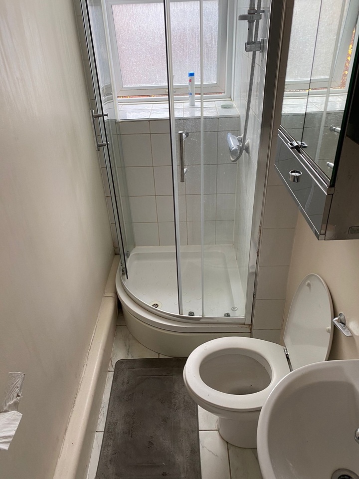 Additional image 4 of Room in a Shared Flat, Wayford Street, SW11, N1 7GU