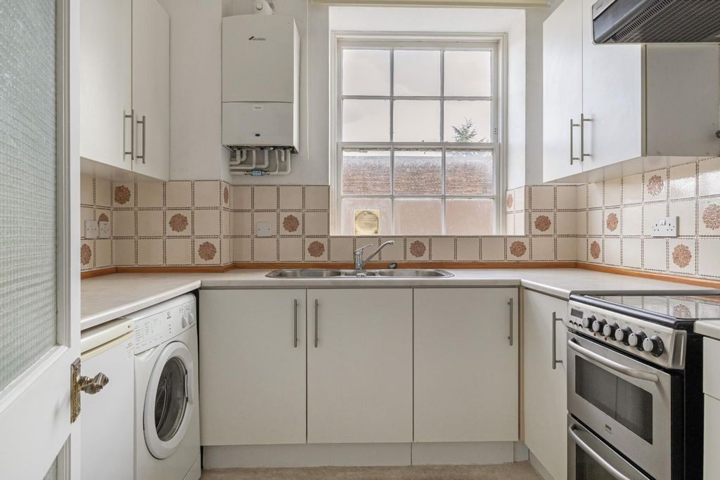 Additional image 2 of 2 bed flat for saleThe Close, Salisbury SP1