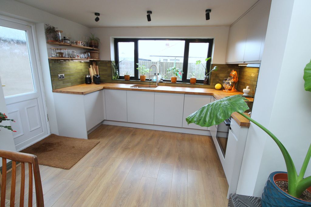 Additional image 15 of 3 bed flat for saleOakwood Road, Rhyl LL18