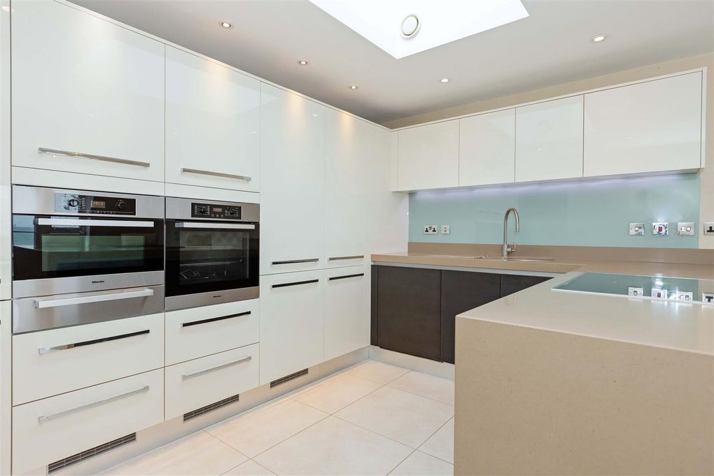 Additional image 4 of 3 bed flat for saleMarine Parade, Worthing BN11