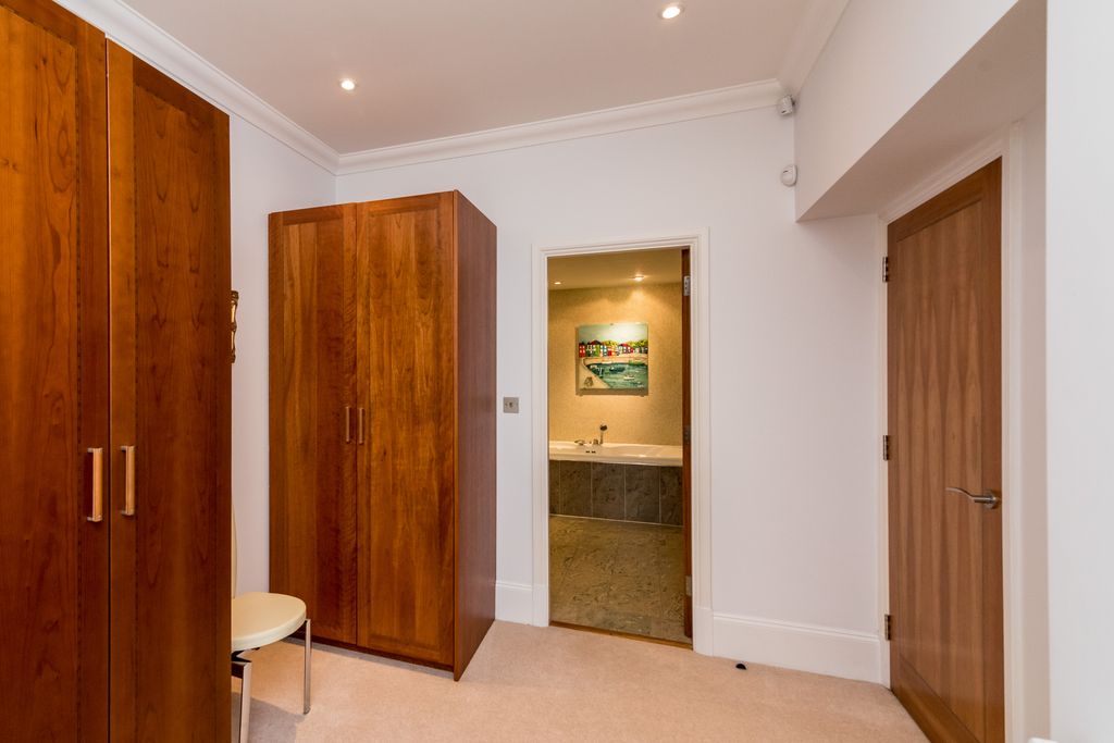 Additional image 20 of 3 bed flat for saleApartment 8, Royal Court Apartments, 60 - 66 Lichfield Road, Sutton Coldfield B74