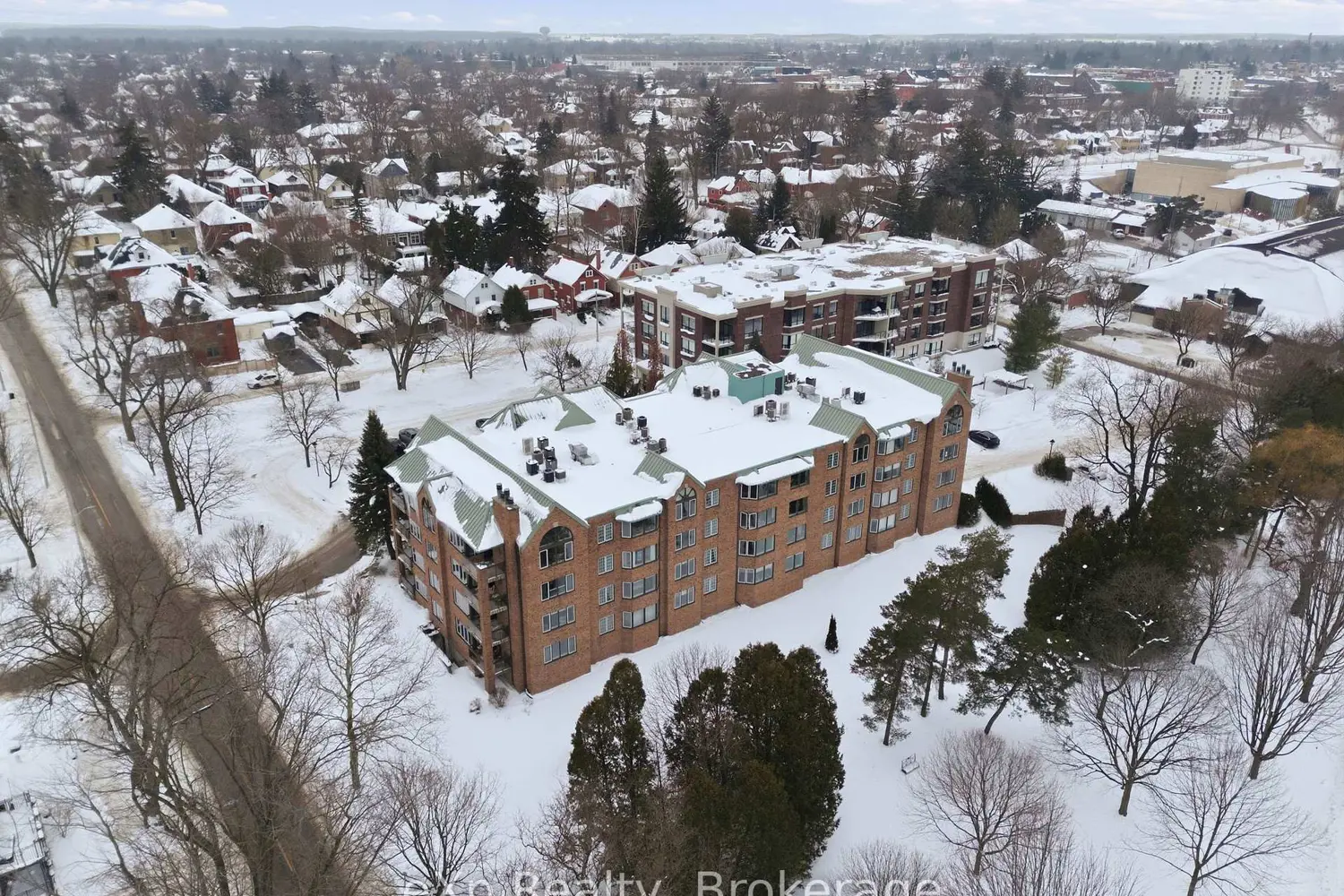 Additional image 16 of 30 Front Street 206