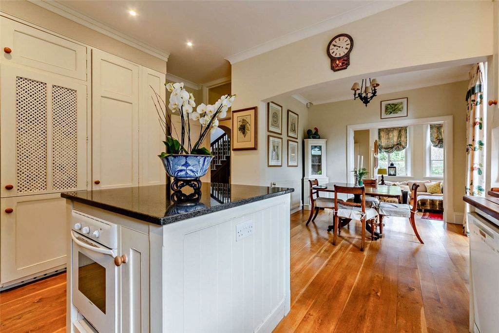 Additional image 10 of 6 bed detached house for saleDonnington, Newbury, Berkshire RG14