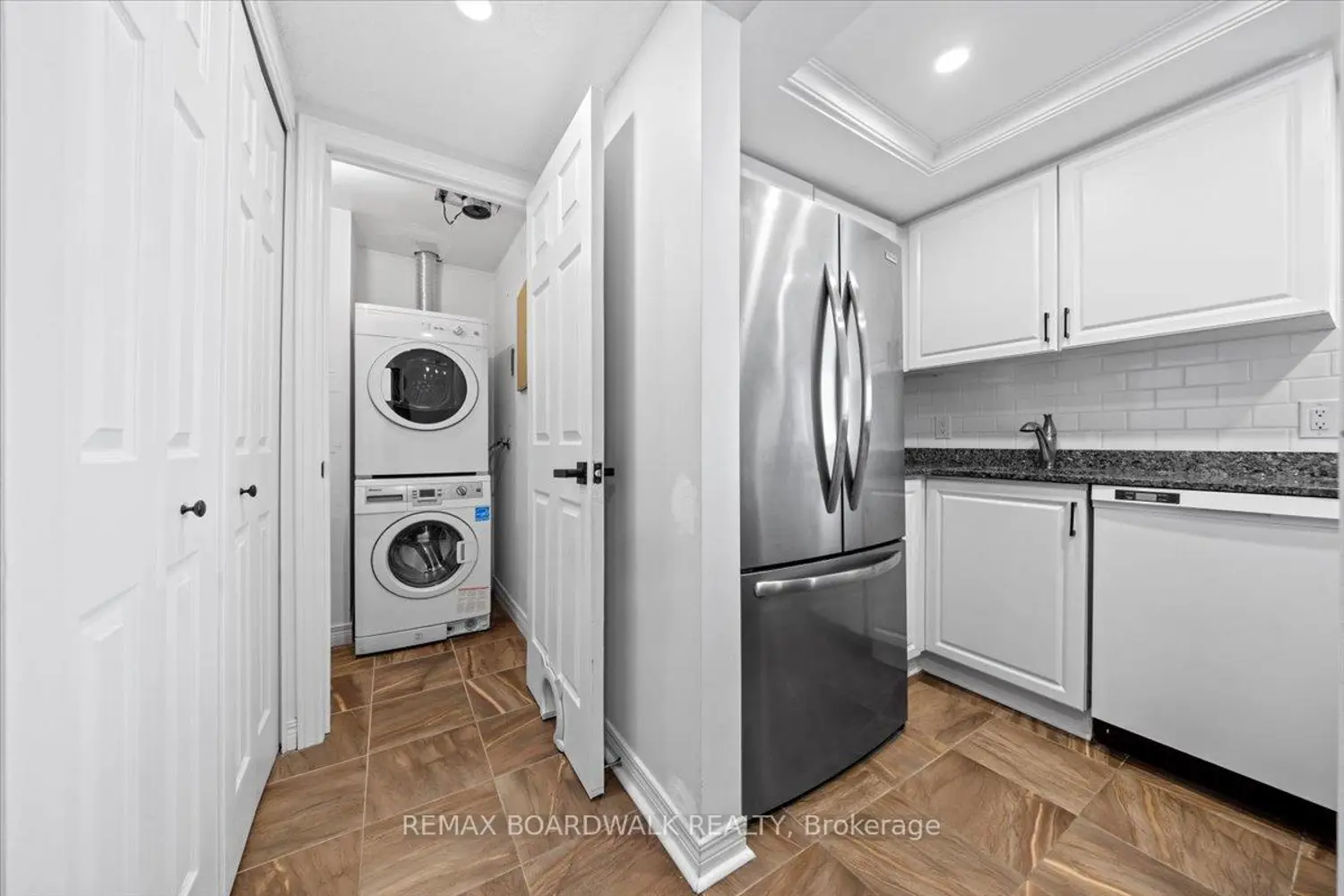 Additional image 2 of 15 Murray Street 308