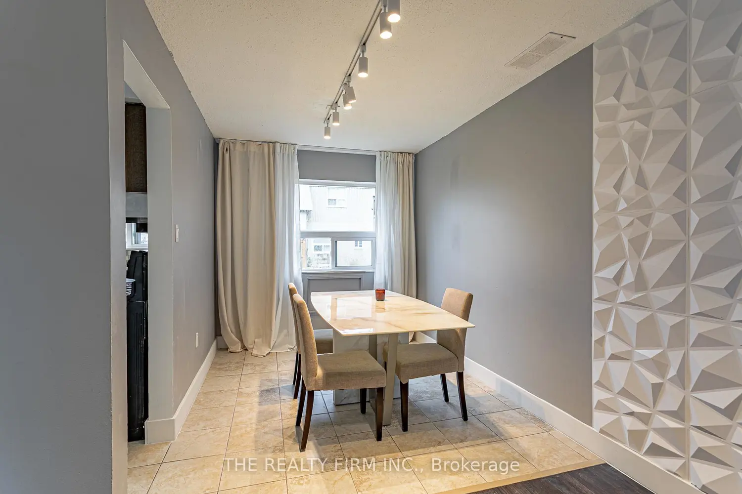 Additional image 6 of 271 Thames Street 12