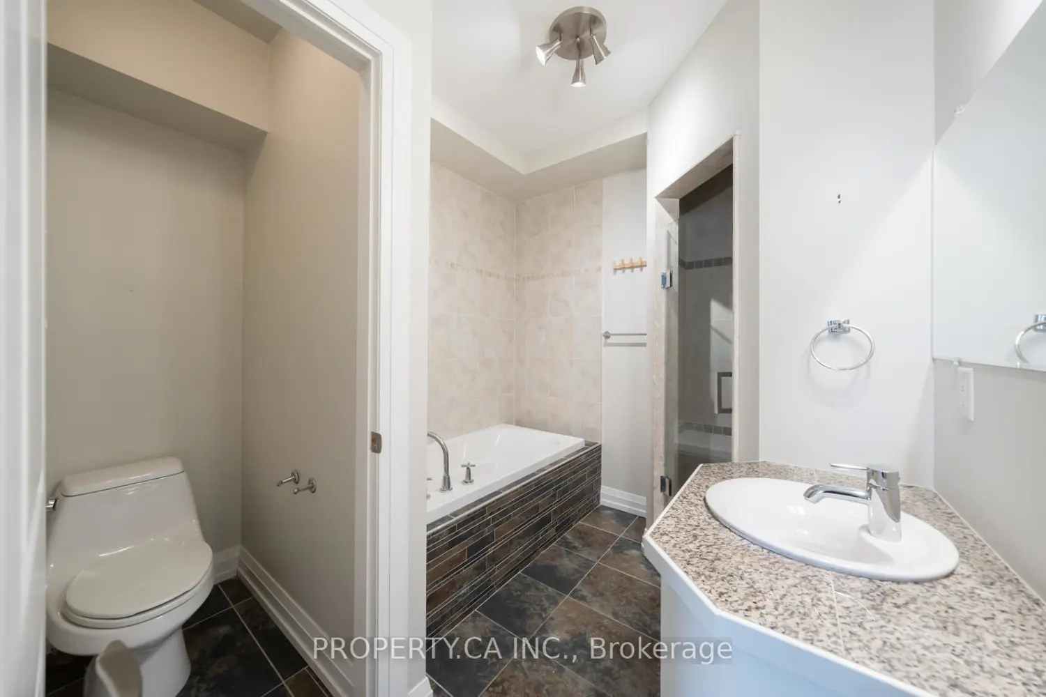 Additional image 13 of 473 Dupont Street 2