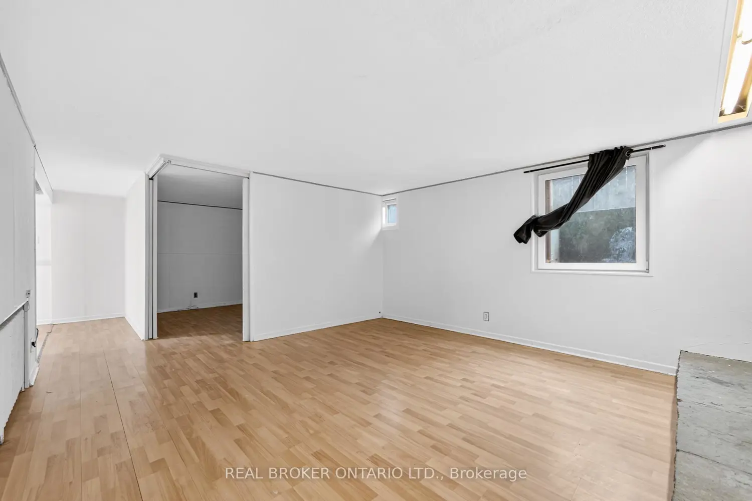 Additional image 15 of 2585 Lakeshore Boulevard