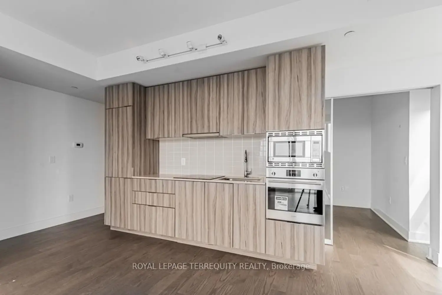 Additional image 5 of 955 Bay Street 3106