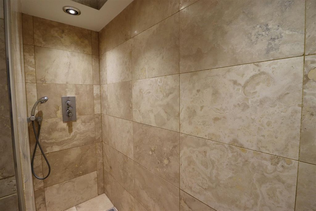 Additional image 18 of 4 bed property for saleThe Gables Paddock, Eastrington, Goole DN14