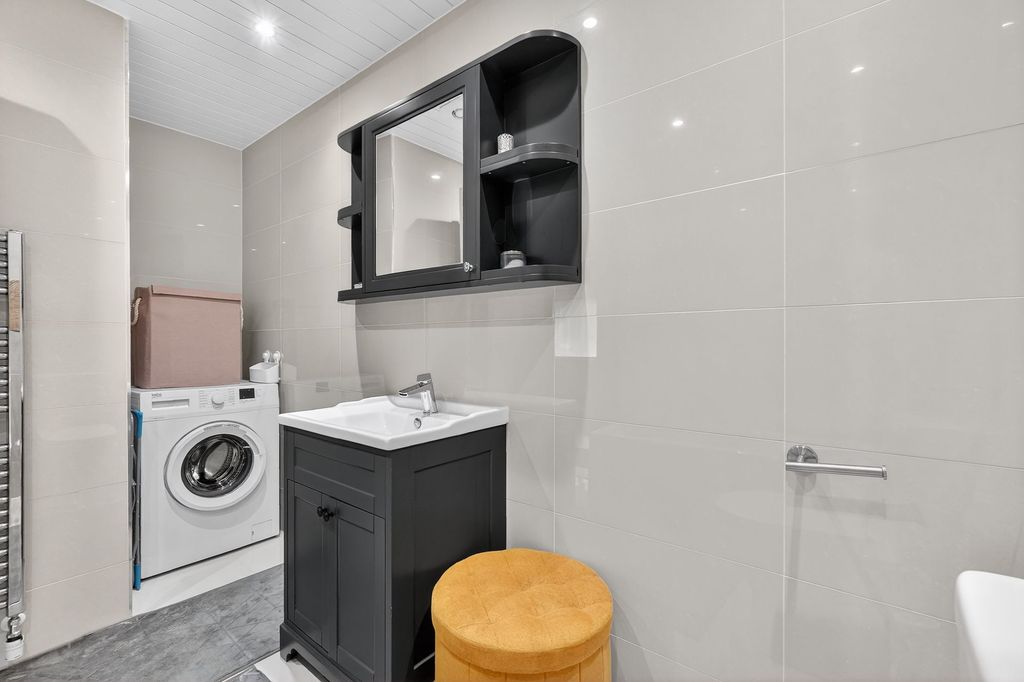 Additional image 16 of 2 bed flat for sale5 Townhead Gardens, Kilmarnock KA3