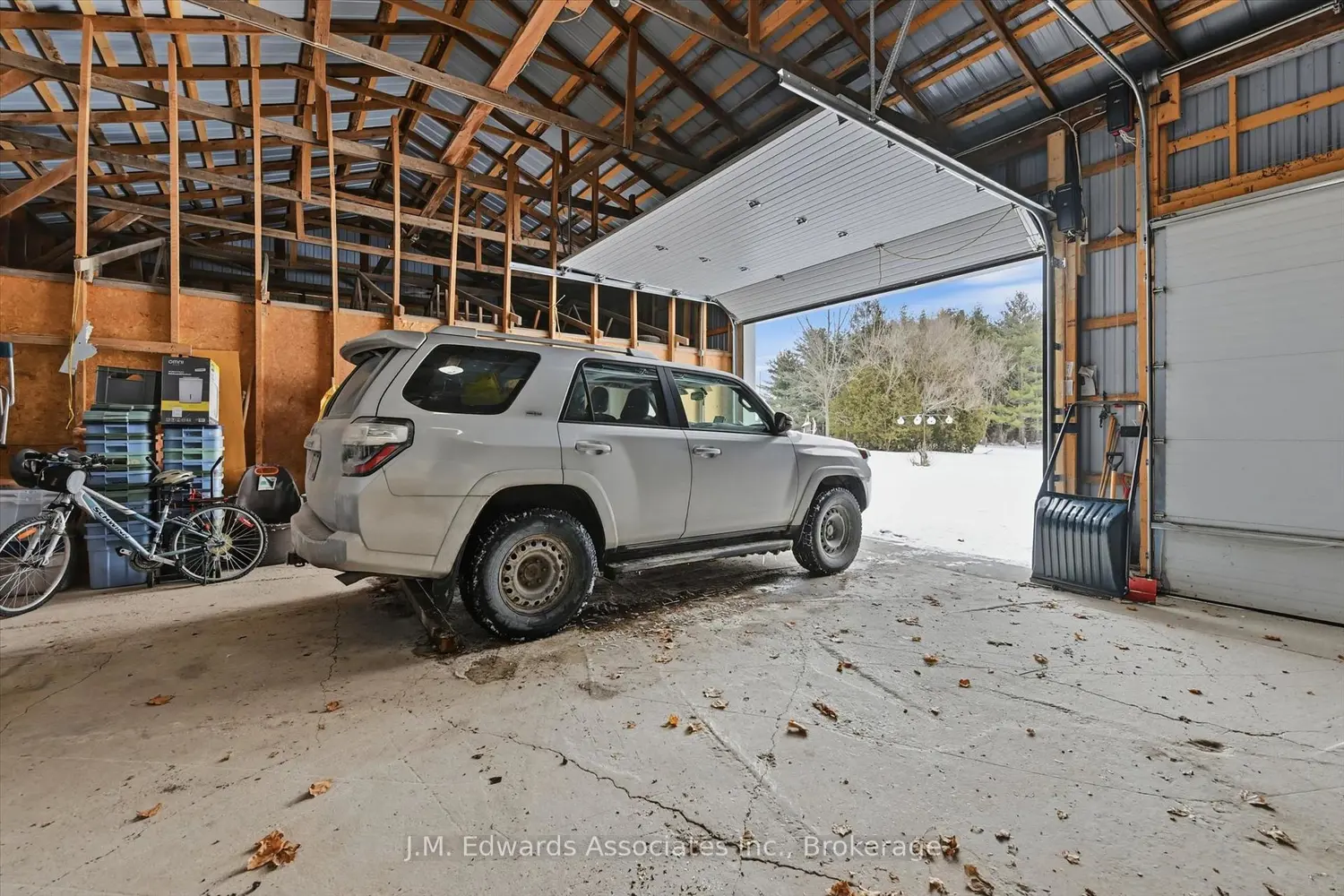 Additional image 17 of 5882 Canborough Road