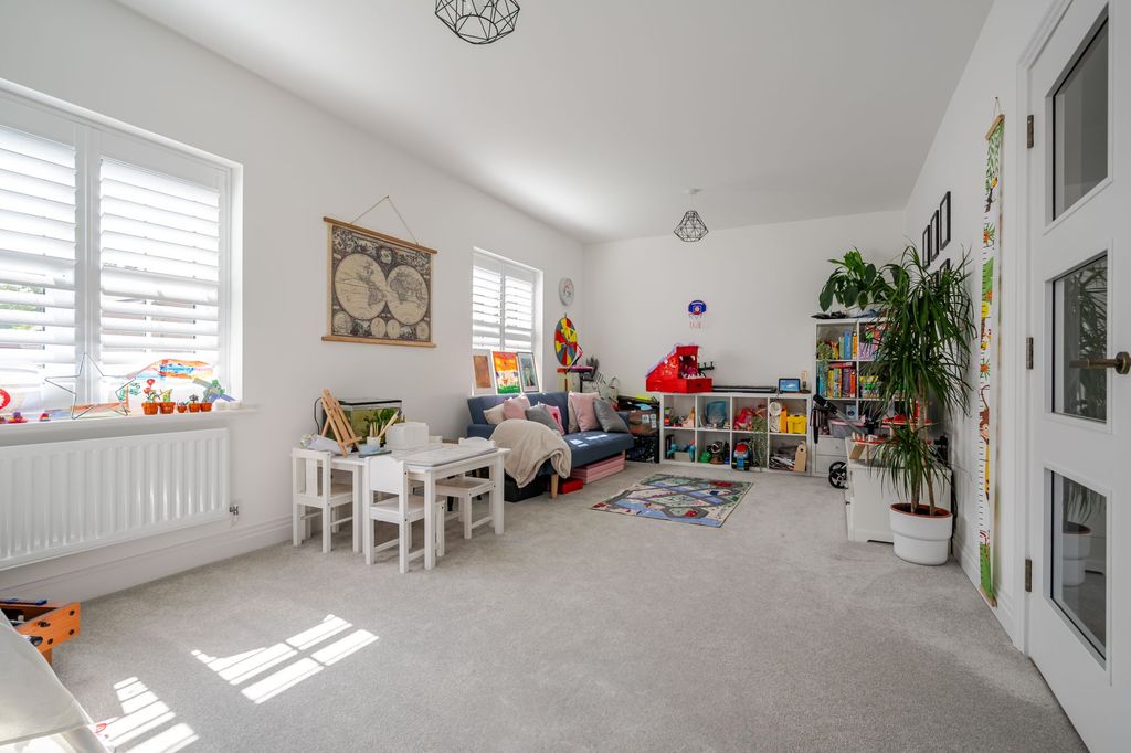 Additional image 6 of 5 bed detached house for saleMartin Avenue, Sunninghill SL5