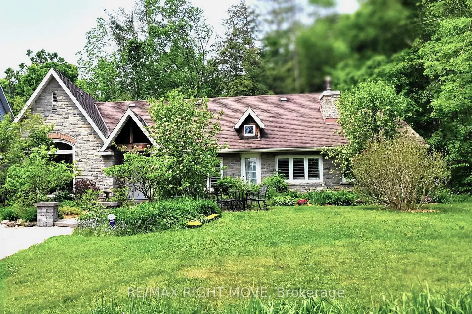 3528 Glenhaven Beach Road