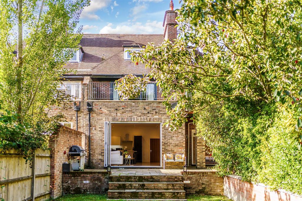 Additional image 24 of 3 bed flat for saleWoodland Way, Kingswood KT20