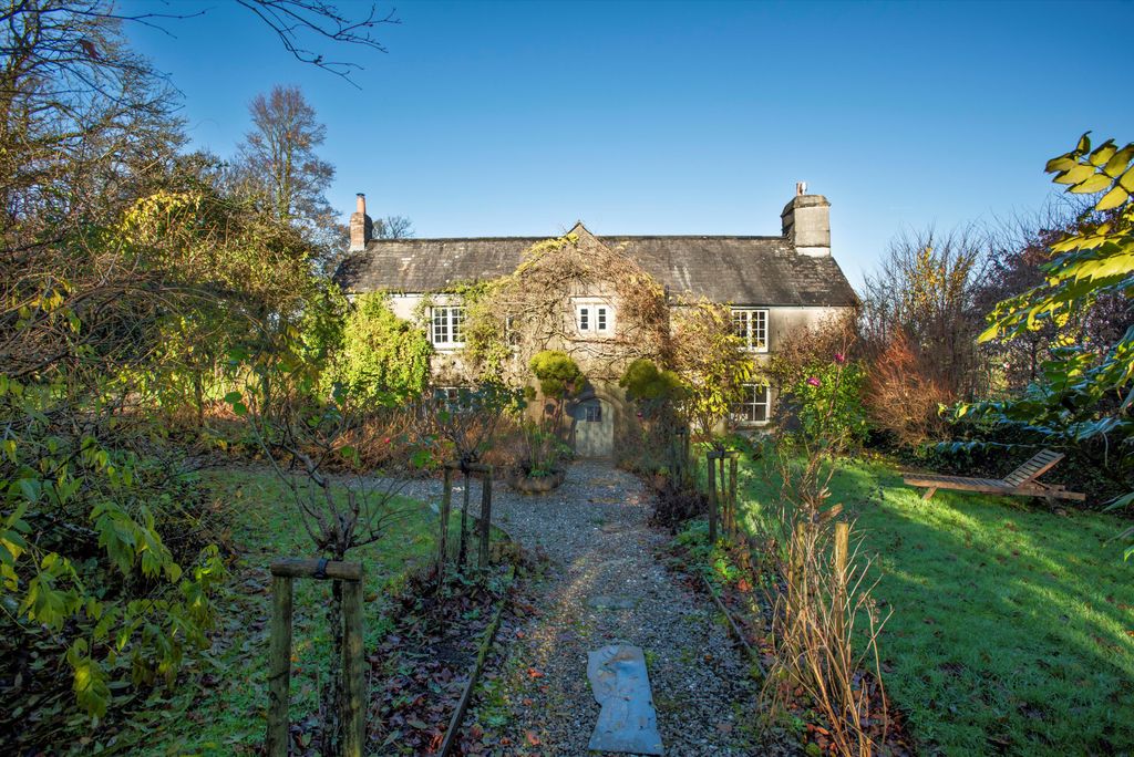 6 bed farm for saleTresmeer, Launceston, Cornwall PL15