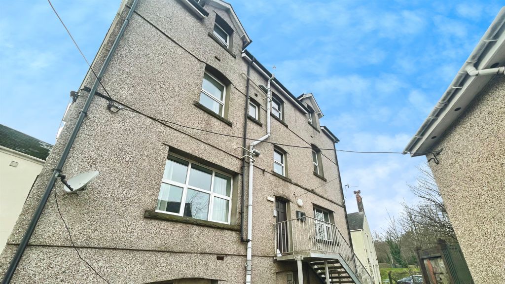 2 bed flat for saleVictoria Street, Cwmbran NP44