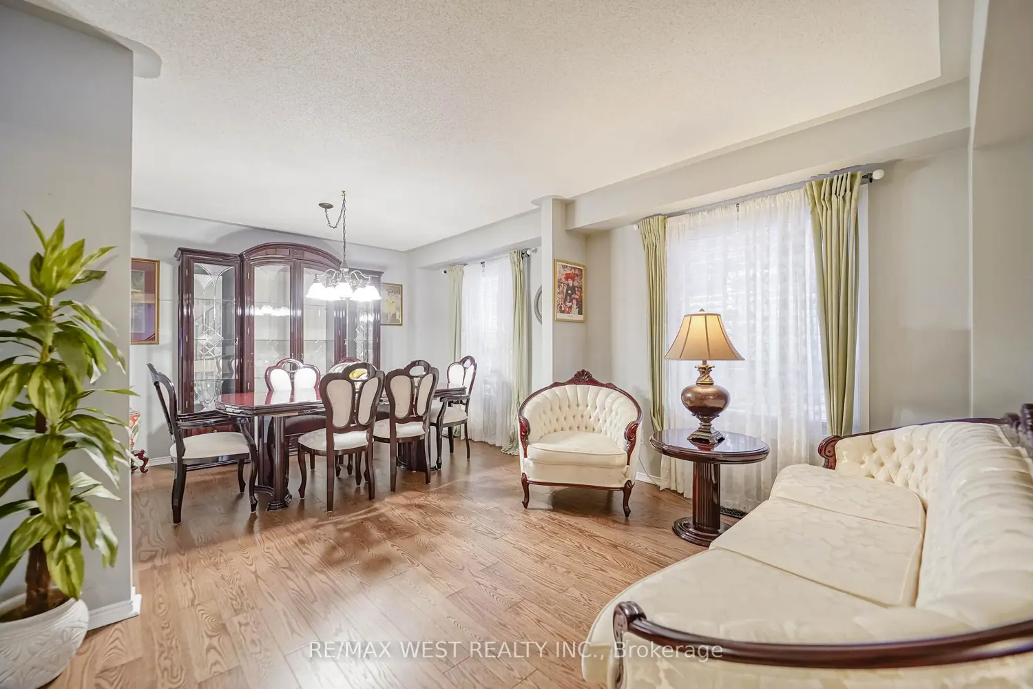 71 Dunwell Crescent photo 2