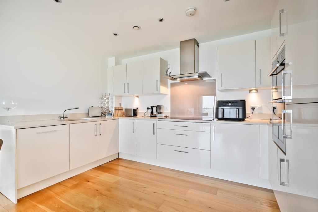 Additional image 2 of 2 bed flat for saleNewbury, Berkshire RG14
