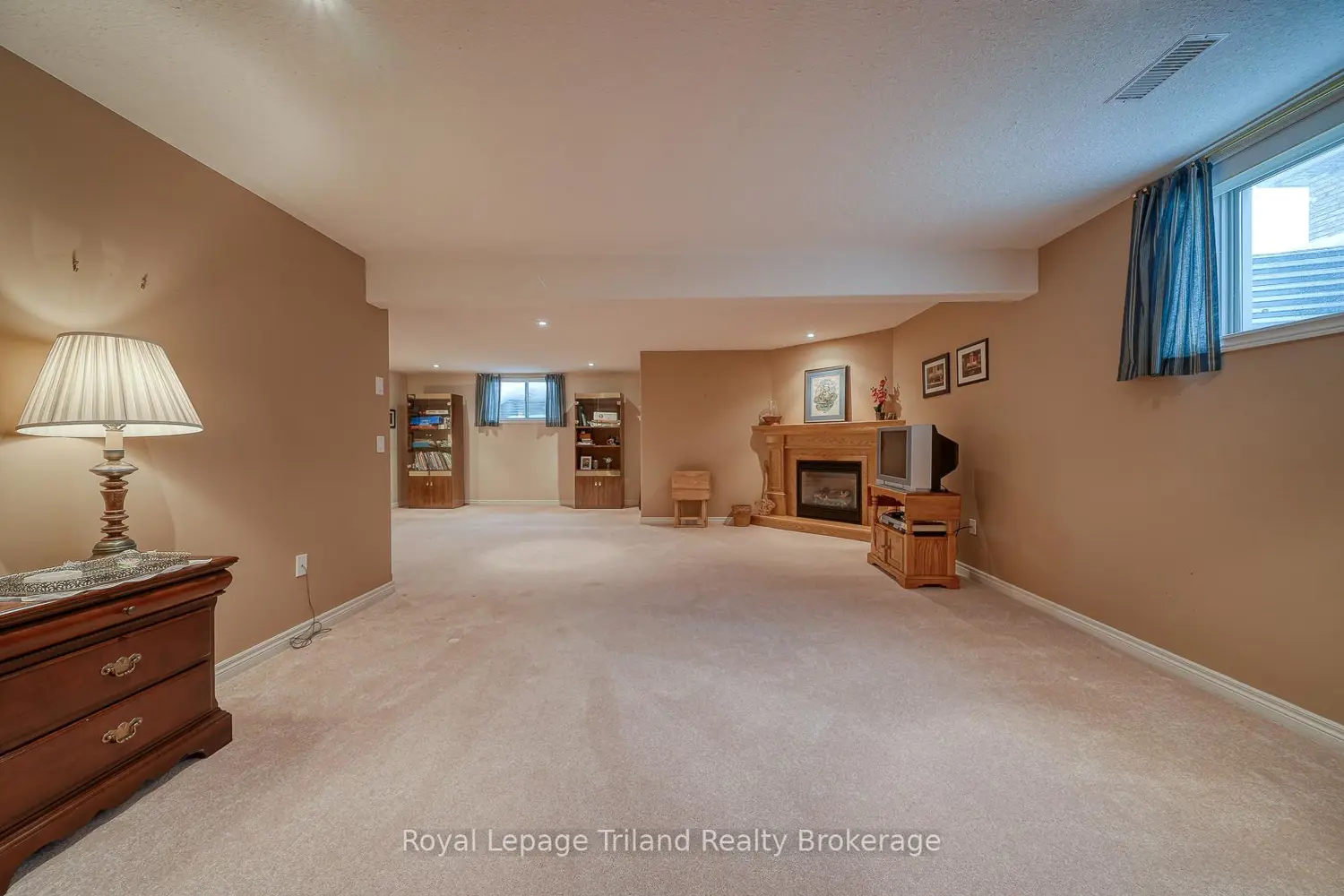 Additional image 11 of 570 Spitfire Street 54