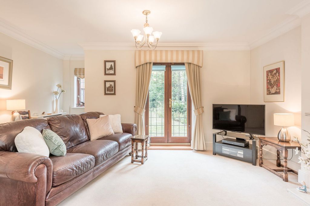 Additional image 15 of 2 bed flat for saleSt. Johns Hill, Shenstone, Lichfield WS14