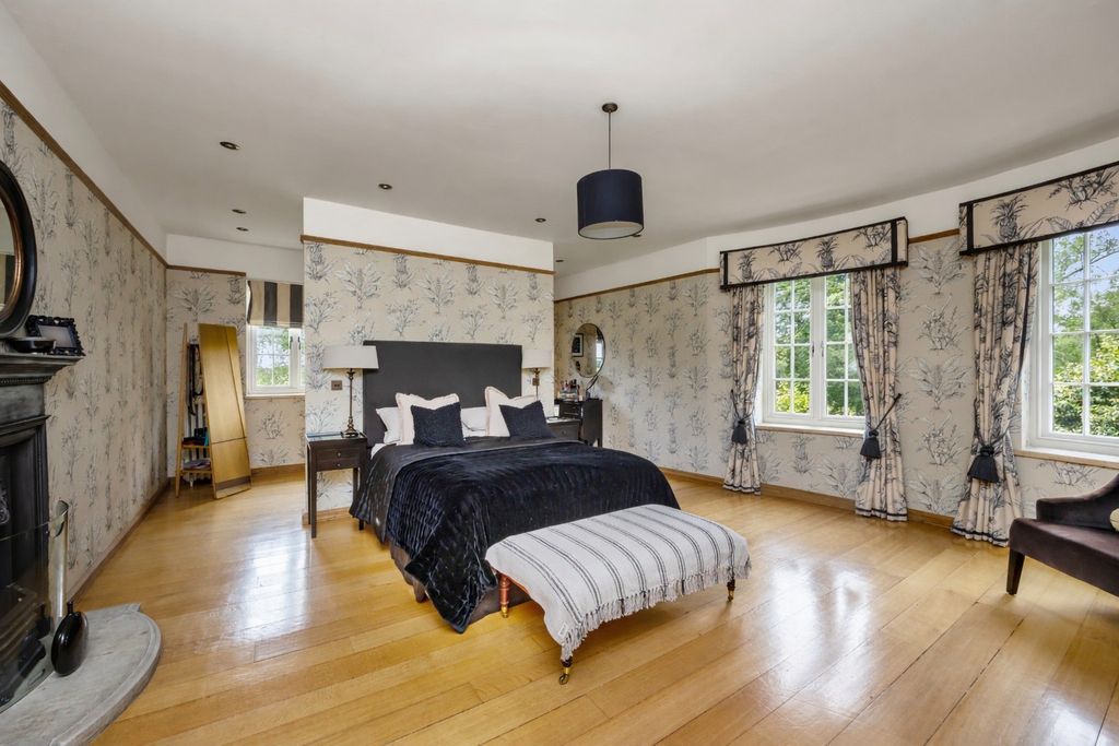 Additional image 15 of 7 bed detached house for saleGrouse Road, Horsham RH13