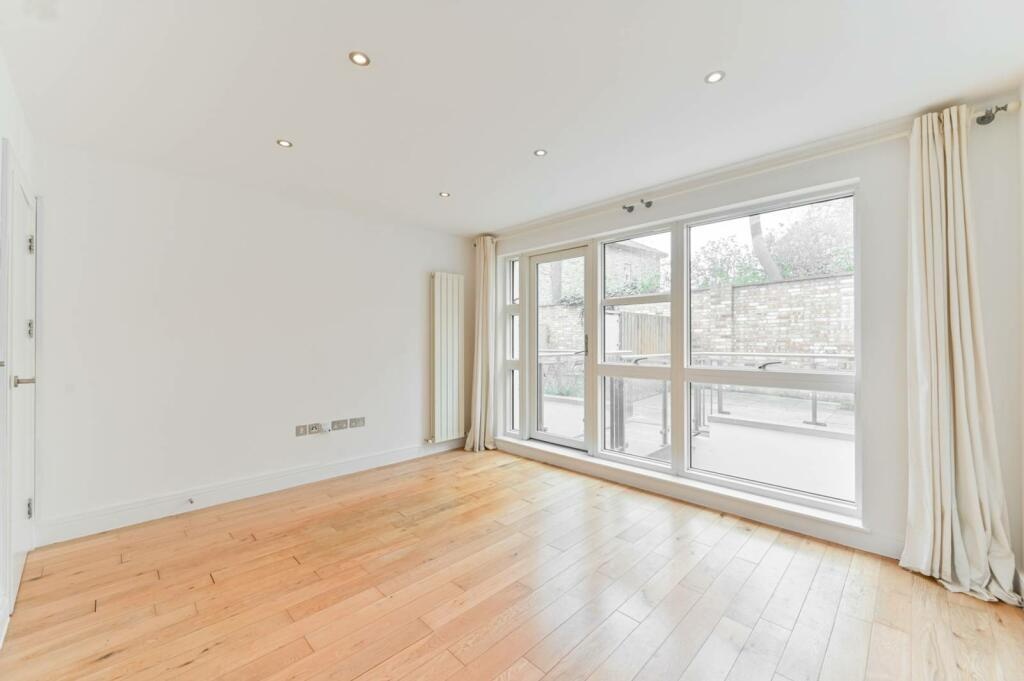 2 Bed Semi-Detached House, Gerards Place, SW4, N1 7GU