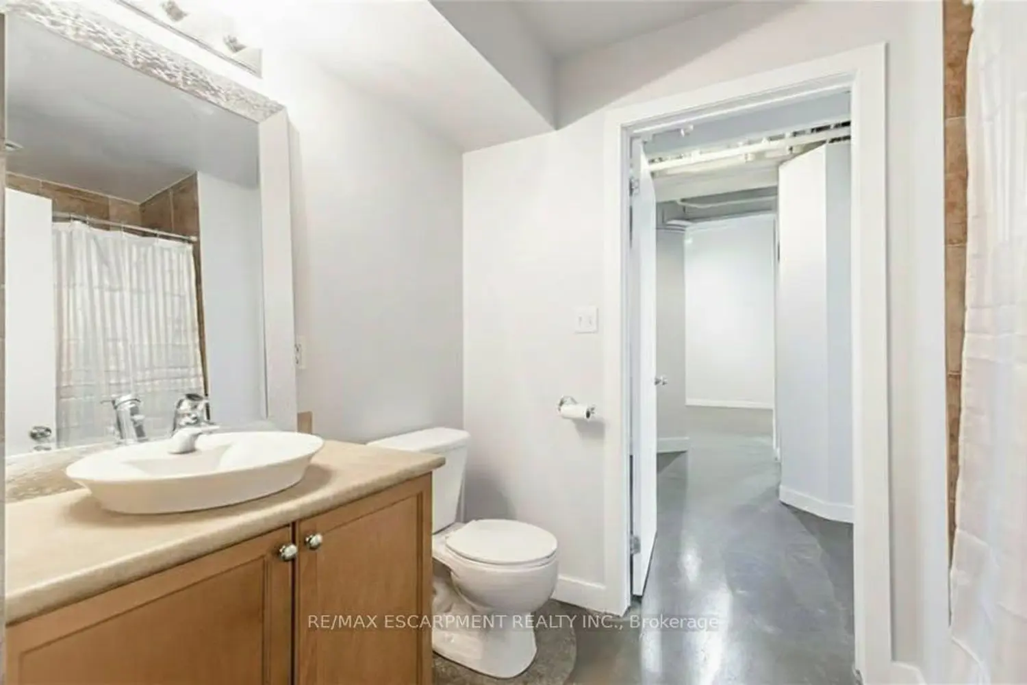 Additional image 19 of 66 Bay Street #106