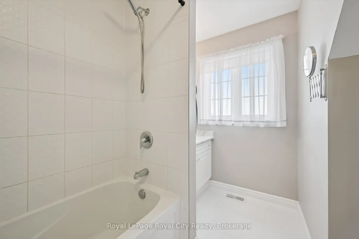 Additional image 16 of 15 Carere Crescent 28B