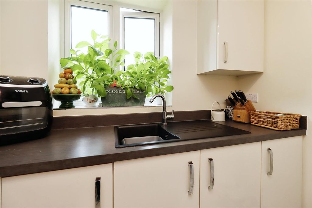 Additional image 12 of 1 bed flat for saleSummerfield Place, 117 Wenlock Road, Shrewsbury SY2
