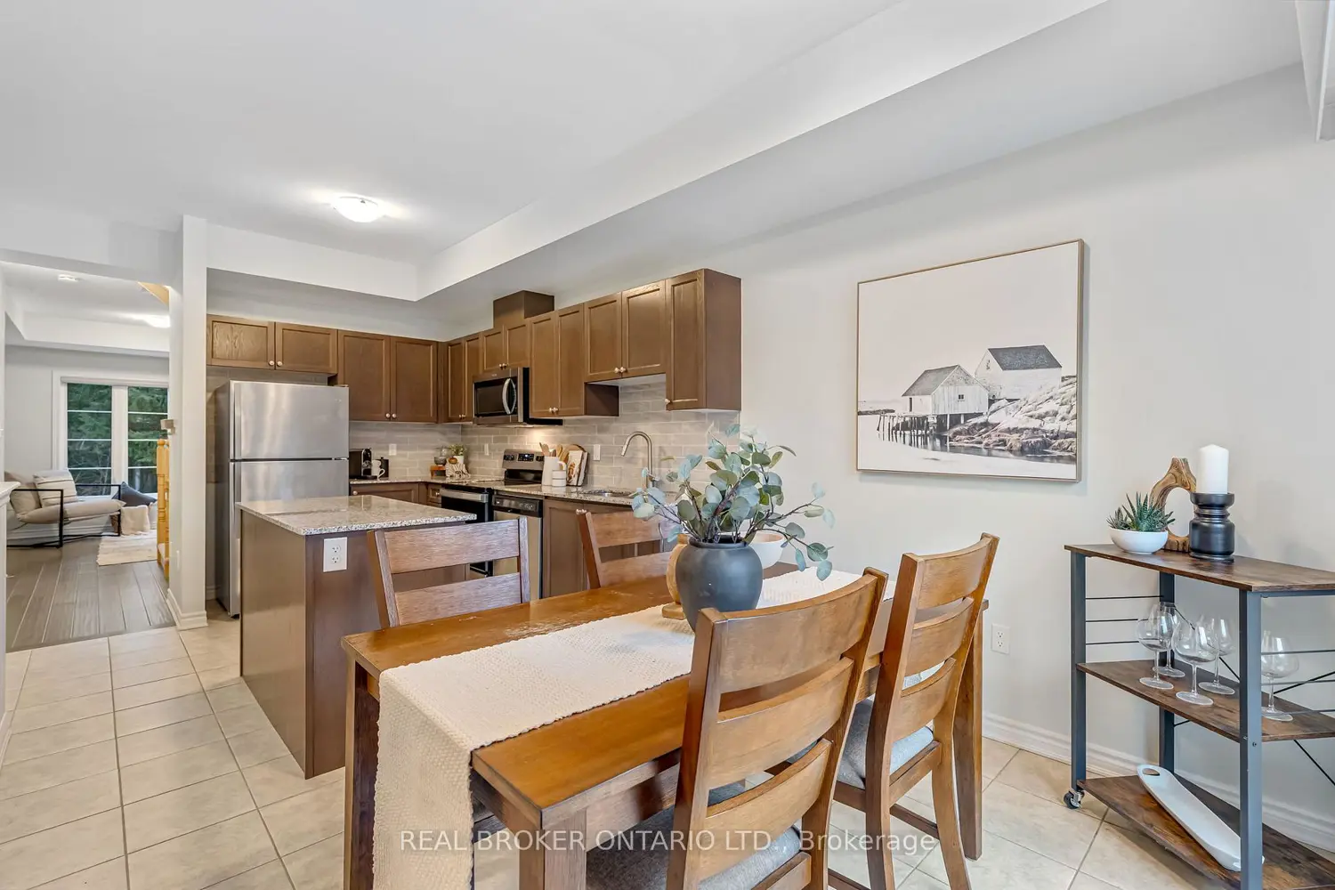 Additional image 5 of 383 Dundas Street 21