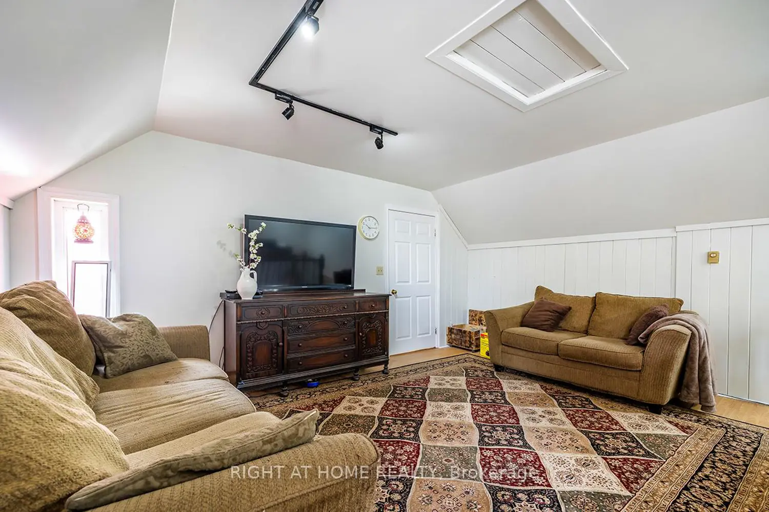 414 Pratt Road photo 4