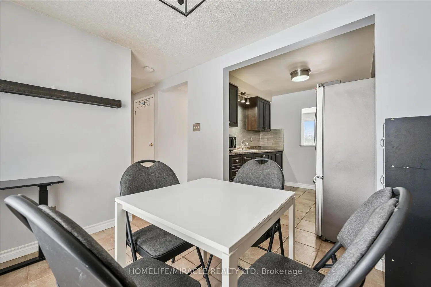 210 Glamis Road #9 photo 4