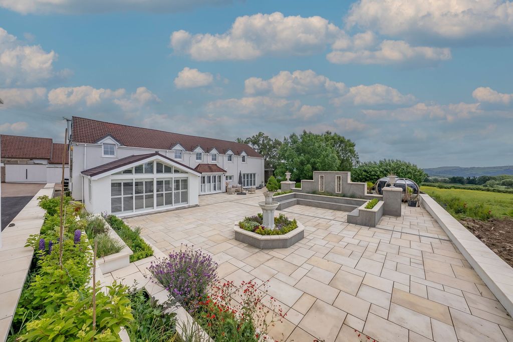 5 bed detached house for saleHeol Adam, Gelligaer CF82