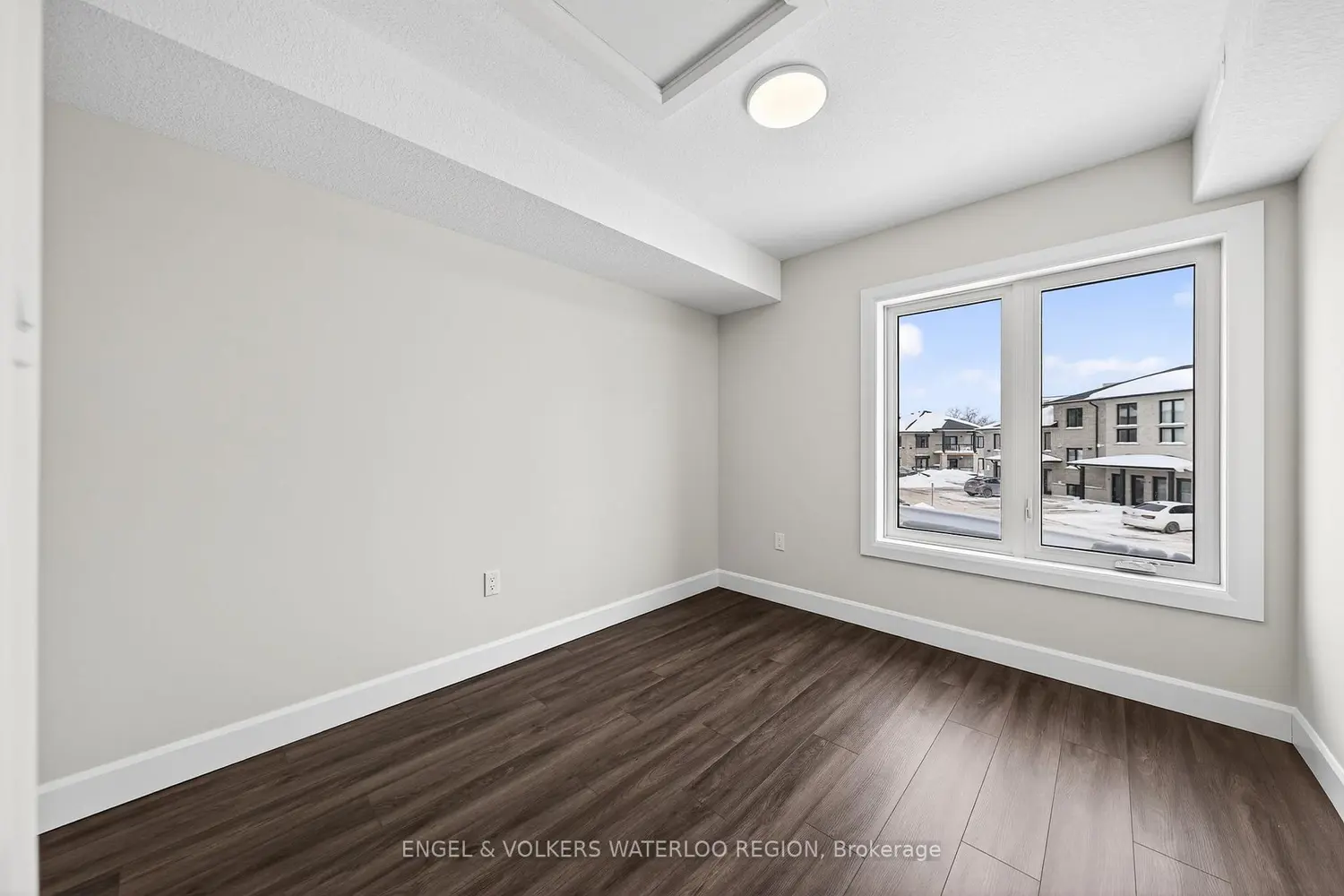 Additional image 18 of 3202 Vivian Line 48