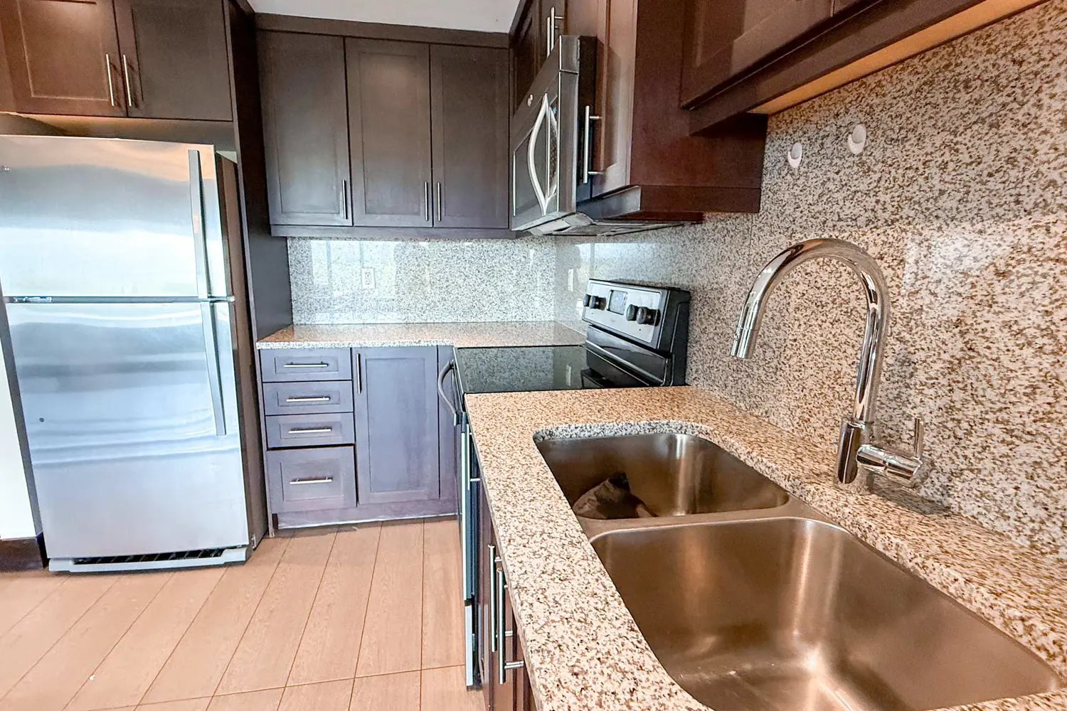 Additional image 5 of 1235 Richmond Street 1116