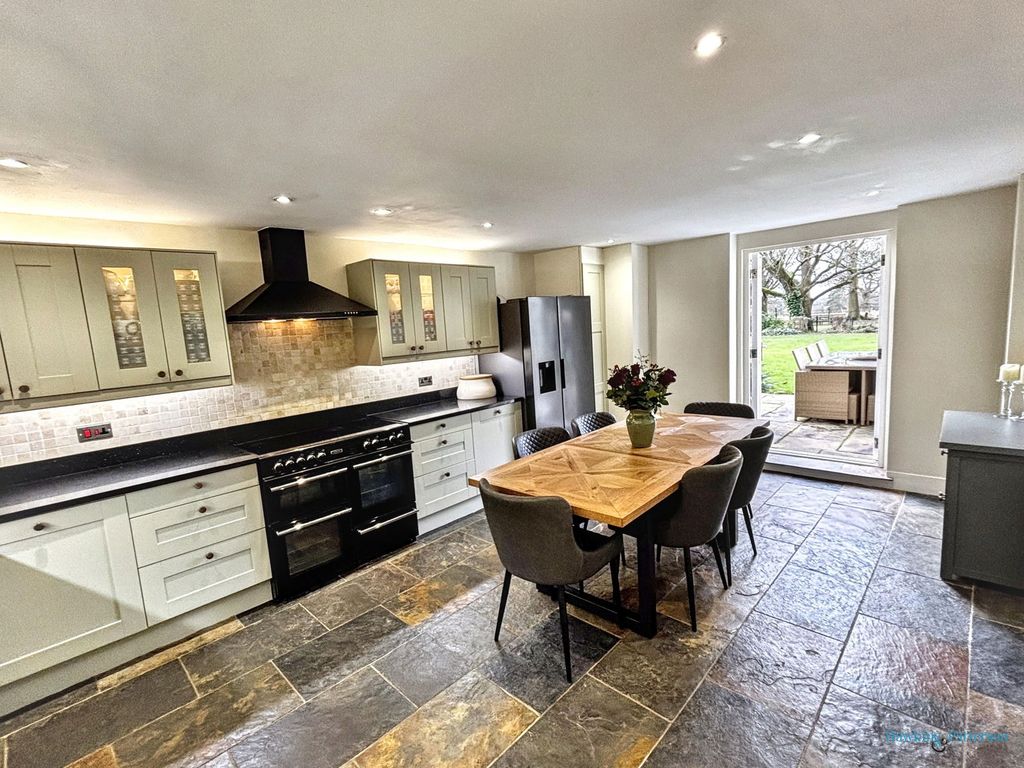 Additional image 5 of 2 bed flat for saleChadwick Manor, Knowle, Solihull B93