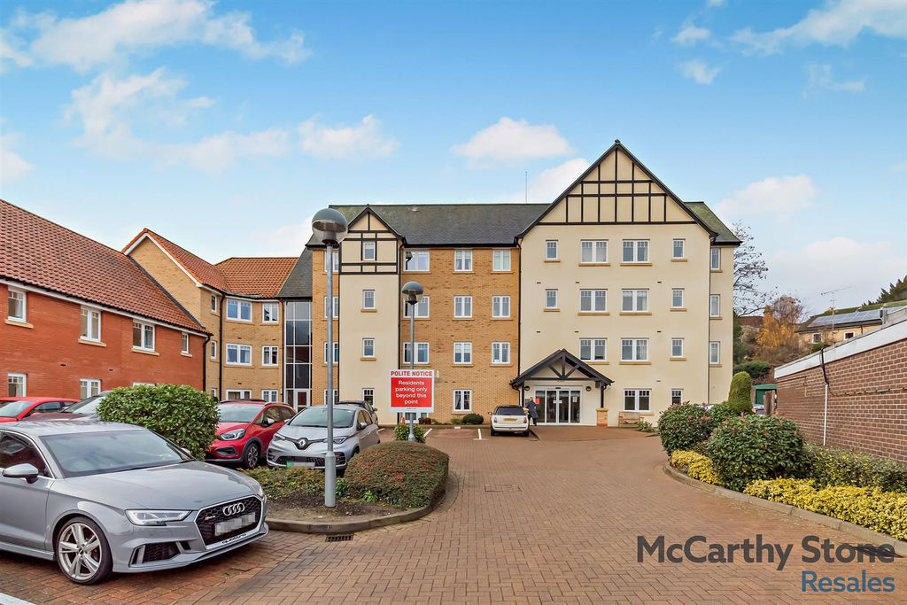 2 bed flat for saleCross Penny Court, Cotton Lane, Bury St. Edmunds IP33
