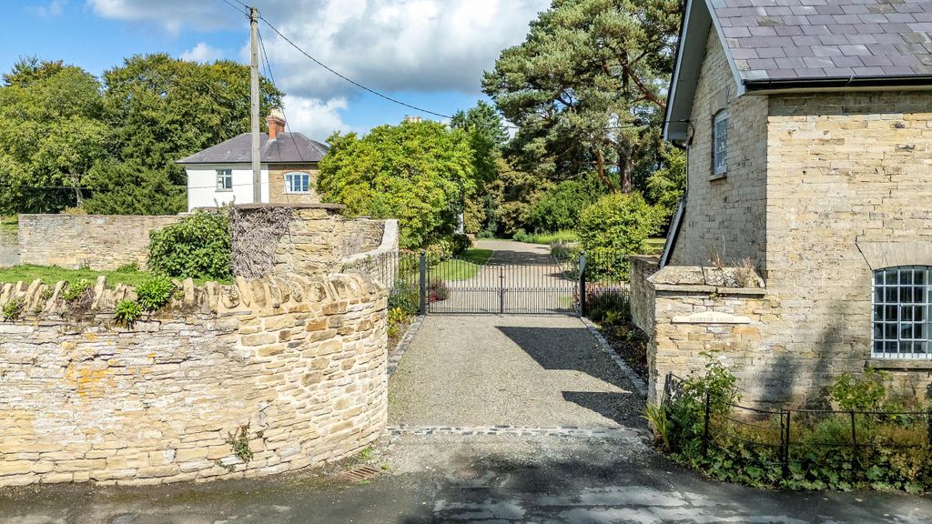 Additional image 23 of 6 bed detached house for saleOverton, Ludlow, Shropshire SY8
