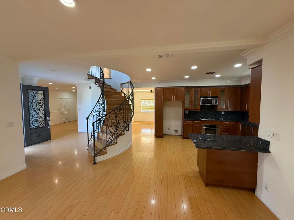 Additional image 40 of 7011 N Liberty Drive, Los Angeles, CA 91405