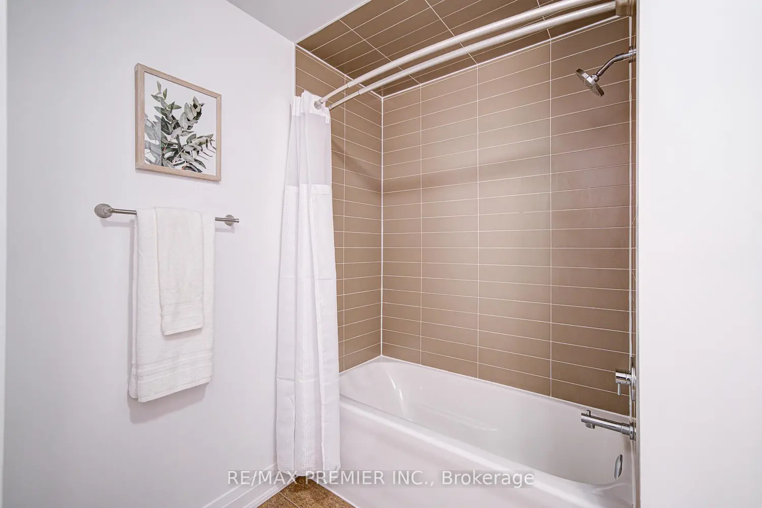 Additional image 10 of 12 Woodstream Boulevard 919