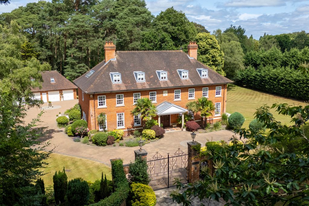 8 bed detached house for saleLarch Avenue, Ascot SL5